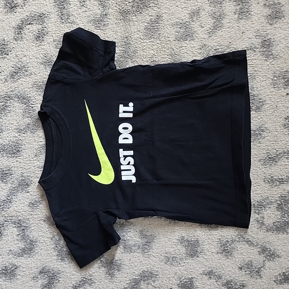 Boys nike tshirt